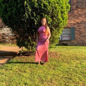 Meet your Posher, Alma